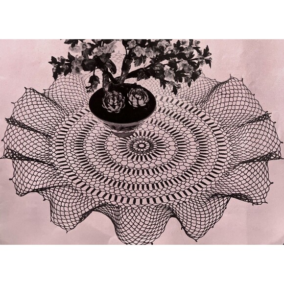 Vintage 1950's Ruffled Lace MARQUERITE Doily Ecru Crochet Pattern 18" Table Top - Picture 1 of 1